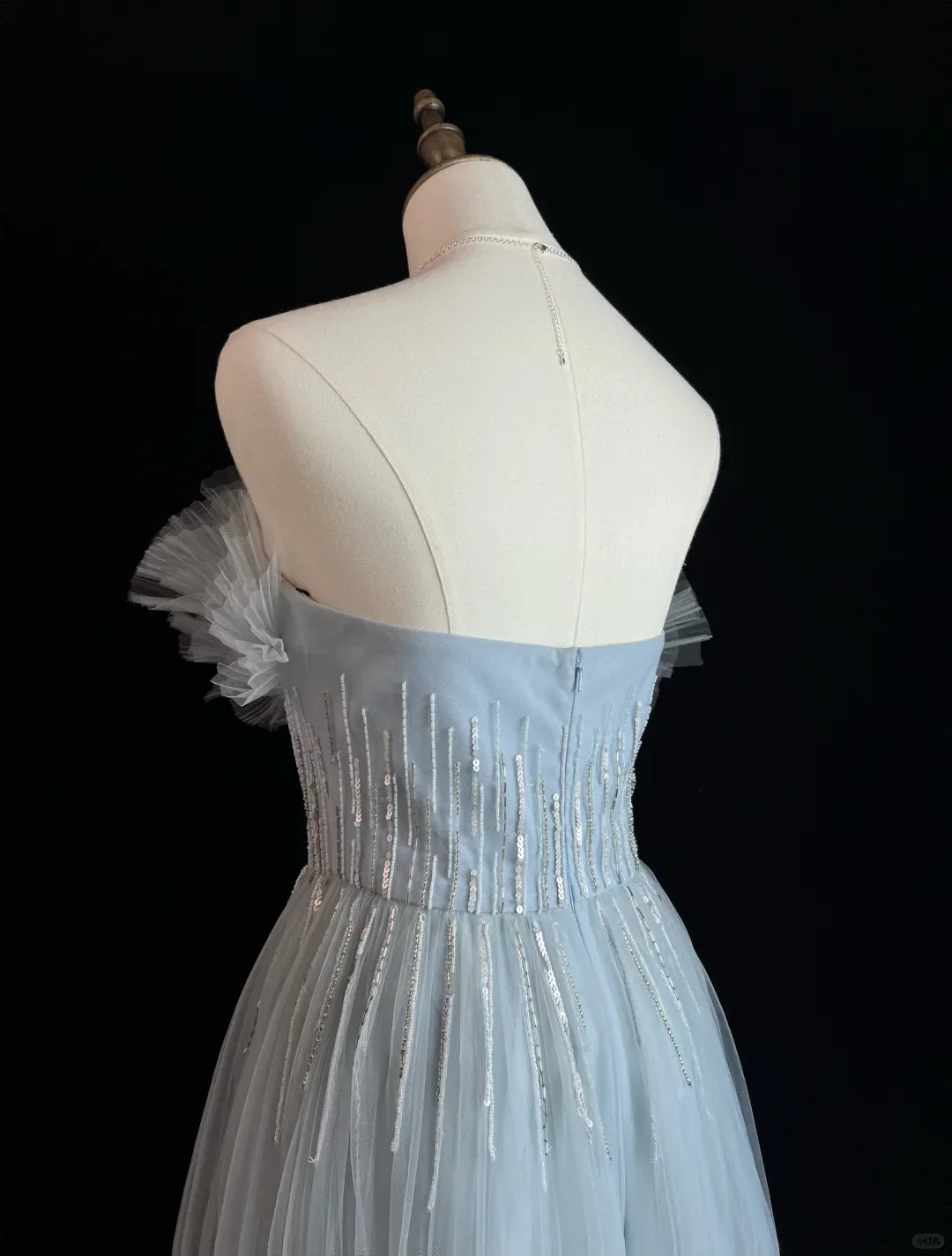 Vestido de Festa Elegante Azul com Tule, Lantejoulas e Contas, Corte em A, Modelo Y8646