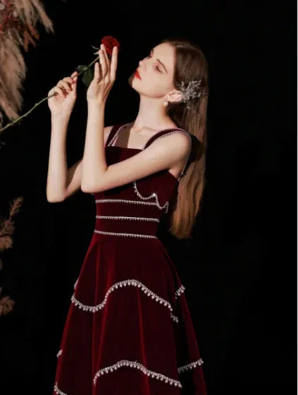 Vestido de Noite Vermelho Veludo Chic em Corte A Y4511