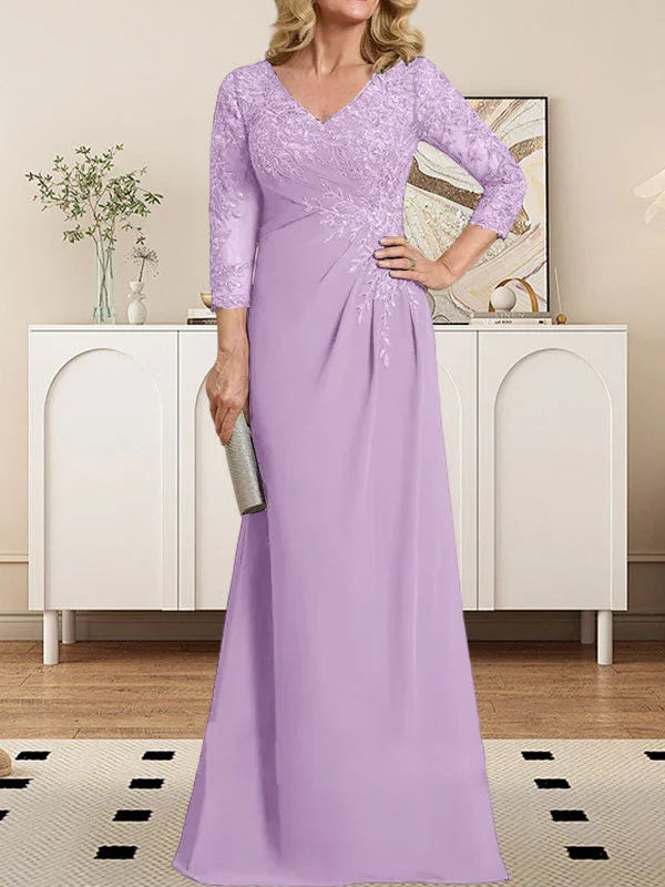 Robe mère de la mariée en dentelle et mousseline, coupe fourreau/col en V illusion, longueur au sol, ornée de sequins plissés