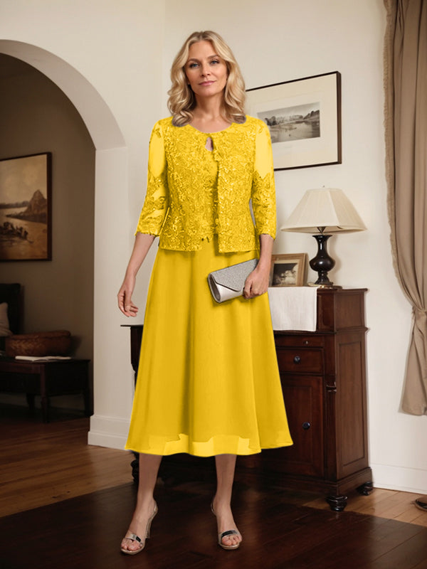 Robe de mère de la mariée en dentelle et mousseline, longueur thé, en ligne A, décolleté arrondi, ornée de paillettes