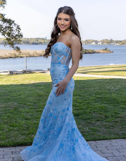 Hermoso vestido de fiesta largo sin tirantes con apliques