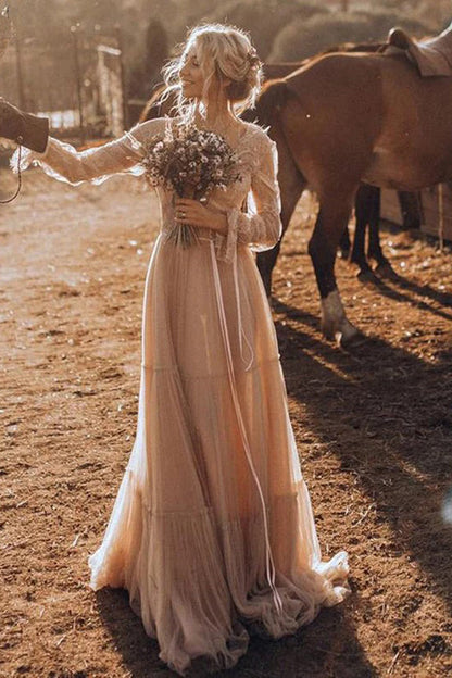 Hellbraunes Langarm-Boho-Brautkleid Rustikales Hochzeitskleid