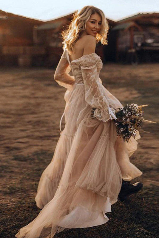 Hellbraunes Langarm-Boho-Brautkleid Rustikales Hochzeitskleid