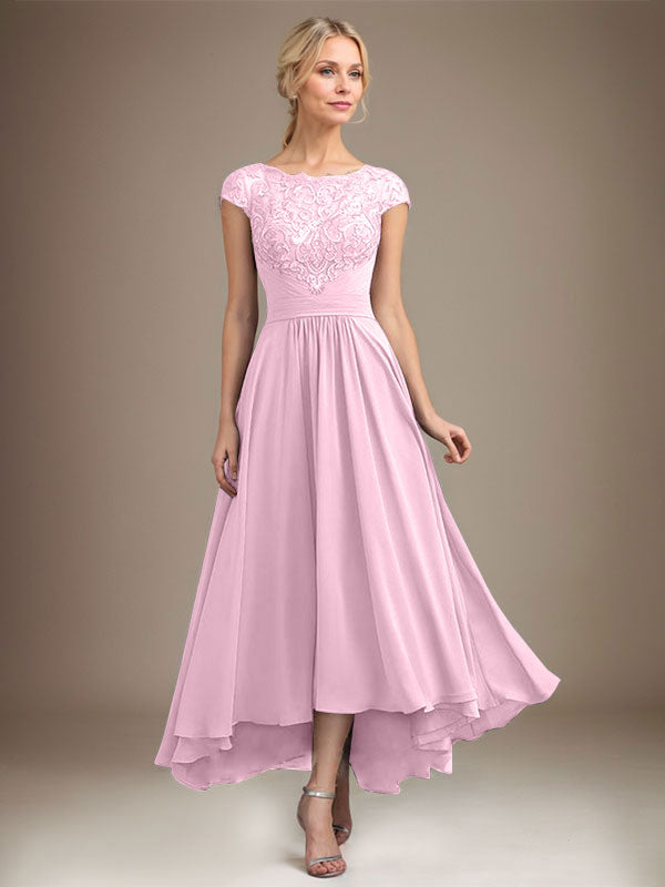 Robe de mère de la mariée en mousseline de soie à dentelle asymétrique illusion en décolleté arrondi et coupe en A avec plis