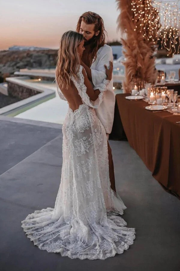 Langärmliges Boho-Brautkleid mit V-Ausschnitt und Spitzenapplikationen