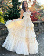 Abito formale in tulle a strati con strascico lungo SYP156