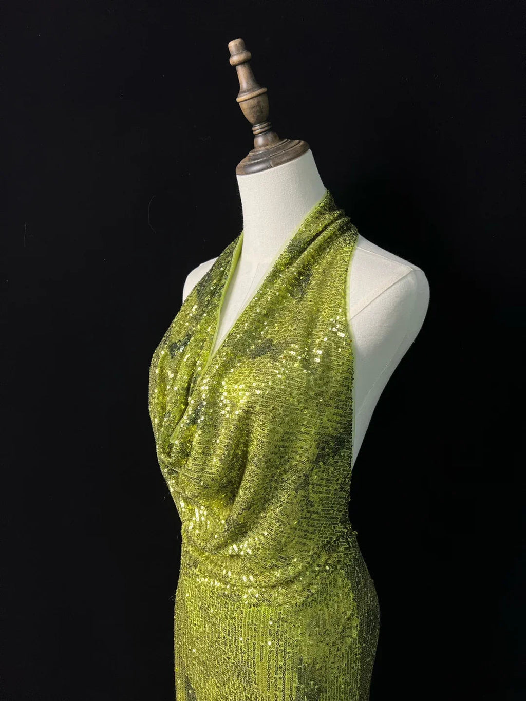 Splendido abito da sera verde smeraldo con paillettes, senza schiena, stile sirena lungo, modello Y8647