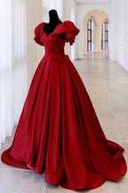 Robe de bal rouge avec manches cloche et dos lacé Y6067