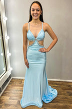 Abito lungo formale da sirena con scollo a V leggero e ritaglio con strass