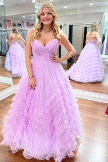 Hellblaues, trägerloses, langes Ballkleid mit Rüschen