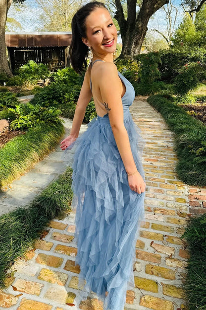 Vestido largo con volante en V en azul ahumado