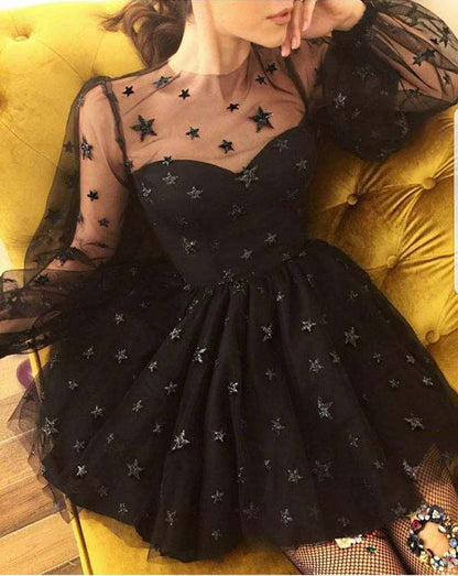 Vestido mini de fiesta único con mangas largas, cuello transparente y estrellas