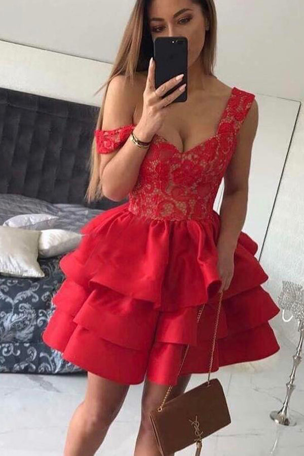Vestido Curto Vermelho de Cetim com Alças, Decote Coração, Sem Mangas, Corte em A, Estilo Formatura e Baile de Regresso a Casa