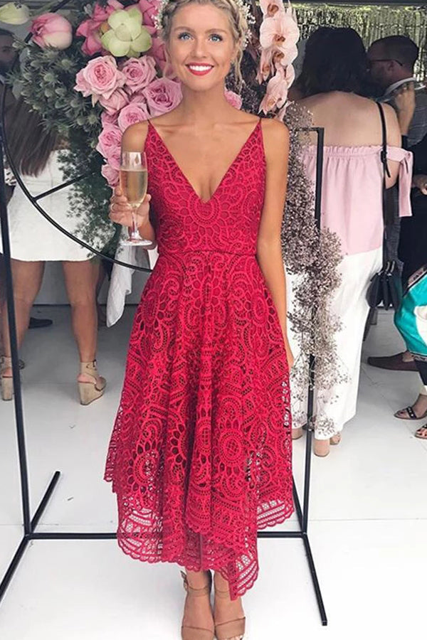 Vestidos de dama de honor sencillos de corte A, color rojo, con escote en V profundo y tirantes finos de encaje