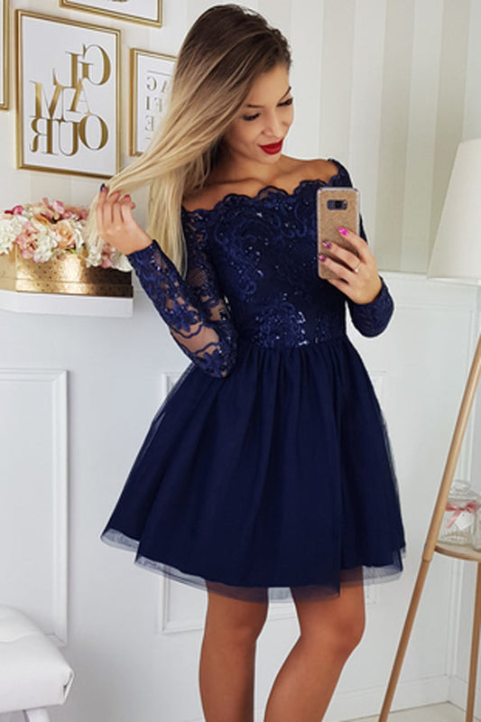Elegante, langärmelige, marineblaue, kurze Homecoming-Kleider aus Spitze
