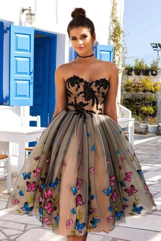 Kurzes Ballkleid mit Herzausschnitt und Schmetterlingsspitze, knielanges Homecoming-Kleid,