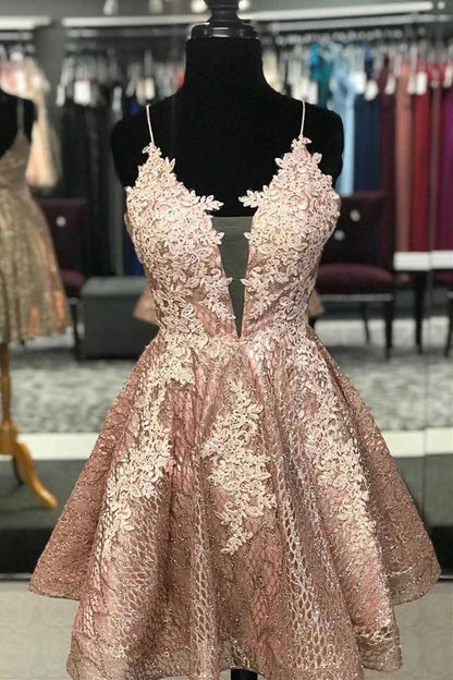 Vestido de fiesta corto de encaje con corte A y espalda cruzada
