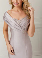 Trumpet/Meerjungfrau Schulterfreies Satin Brautmutterkleid mit Applikationen und Perlenstickerei