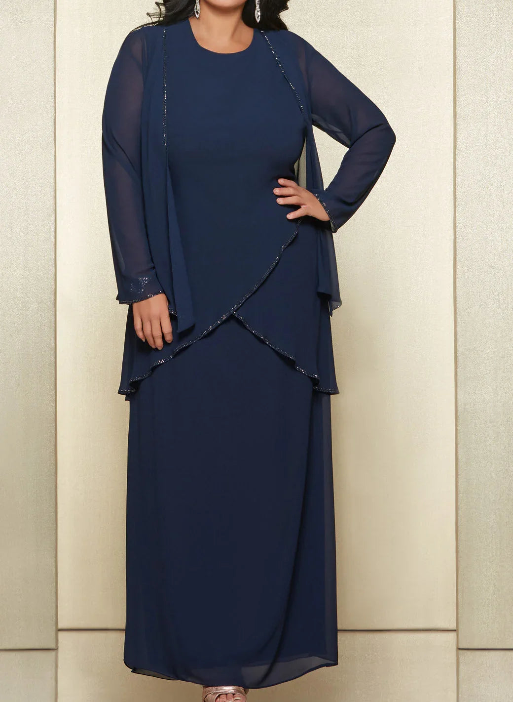 Robes de mère de la mariée en mousseline à col rond, coupe fourreau/colonne, avec veste