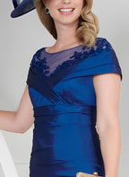 Vestidos para la madre de la novia con escote en pico, manga corta, largo hasta la rodilla, corte ajustado y encaje