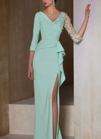 Robe mère de la mariée à fourreau/col en V, manches trois-quarts, longueur au sol, ornée d'appliques