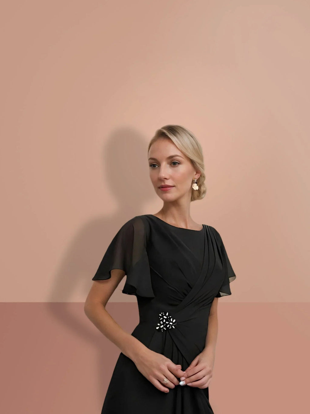 فساتين أم العروس ضيقة/عمودية بطول الكاحل وأكمام قصيرة