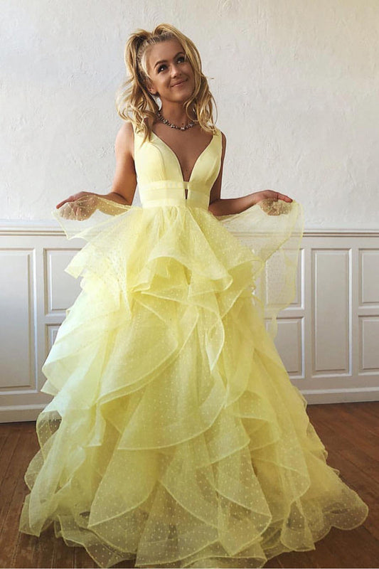 Vestidos de fiesta amarillos de tul con escote en V y corte A, largos con volantes