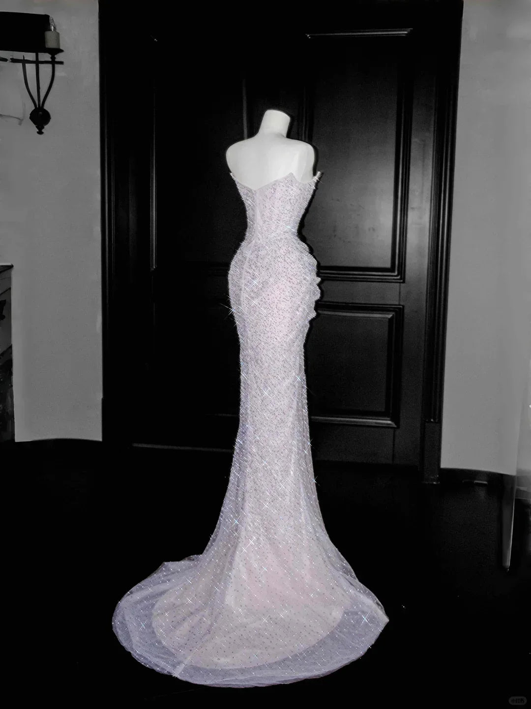 Vestido de Baile de Tule Lilás Cintilante com Contas, Sem Alças, Modelo Sereia, Vestido de Noite Y8664