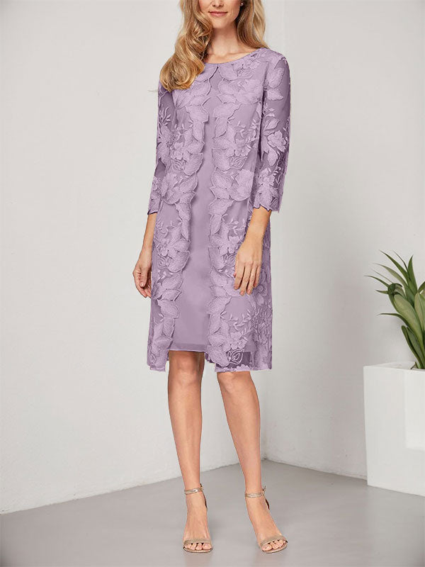 Robe de mère de la mariée en mousseline et dentelle, longueur genou, coupe en A, décolleté arrondi, avec veste