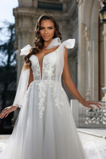 Meerjungfrau-Ballkleid aus Chiffon mit V-Ausschnitt und Applikationen