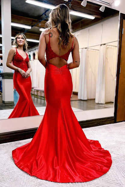 Vestido de fiesta de sirena con escote en V profundo de satén azul marino y apliques