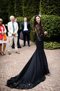 Meerjungfrau Blumen Schwarzes Hochzeitskleid Langarm Brautkleid