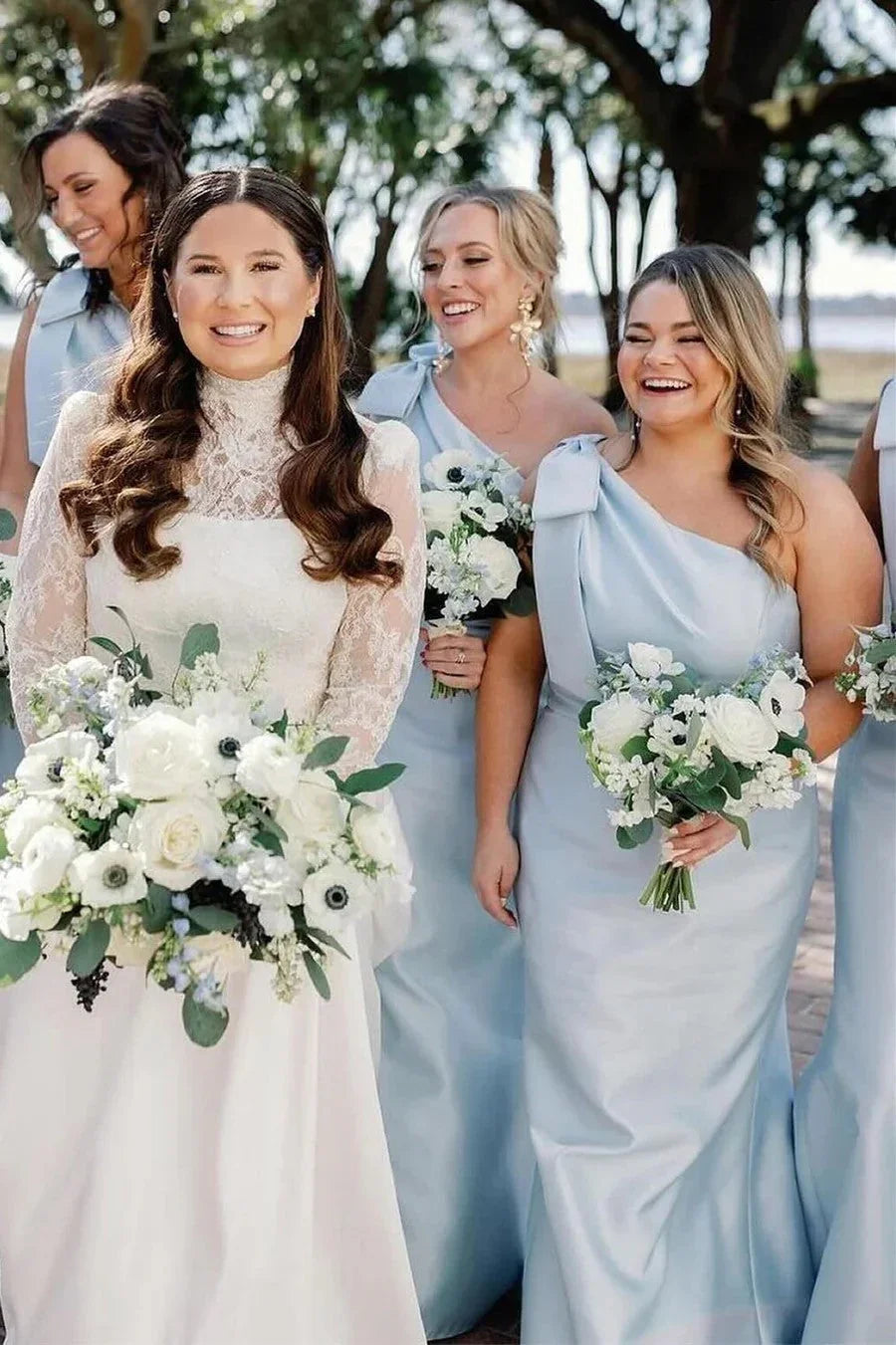 Robe de demoiselle d'honneur noire à bretelle unique avec nœud Mermaid BD125