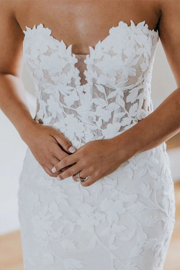 Meerjungfrau-Brautkleid mit Herzausschnitt und Tüllapplikationen und langen Ärmeln