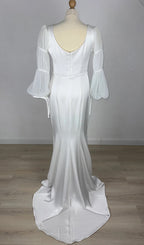 Robe de mariée blanche sirène à encolure carrée et manches longues