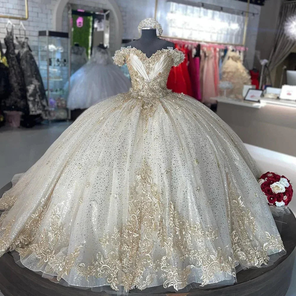 Funkelndes schulterfreies Champagner-Quinceañera-Kleid Festliches Ballkleid Y2612