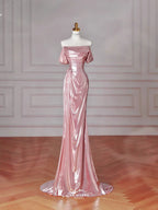 Splendido abito lungo da sera in raso rosa con scollo a barca e taglio sirena Y8630