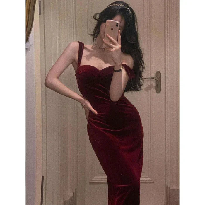 Novo Vestido Vintage de Veludo Sem Mangas para Mulher Verão Vestido Justo Sexy com Alças Finas Vestido Elegante de Noite para Senhora Y1654