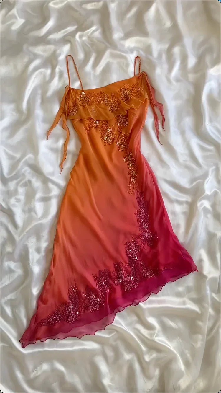 Elegante abito da sera con spalline sottili, chiffon sfumato arancione e perline, modello Y8304