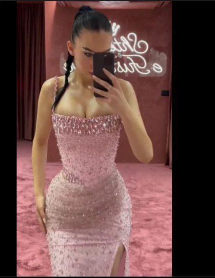 Encantador vestido largo de fiesta rosa con cuentas, tirantes finos y abertura, vestido de noche de sirena Y7970