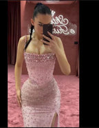 Encantador vestido largo de fiesta rosa con cuentas, tirantes finos y abertura, vestido de noche de sirena Y7970