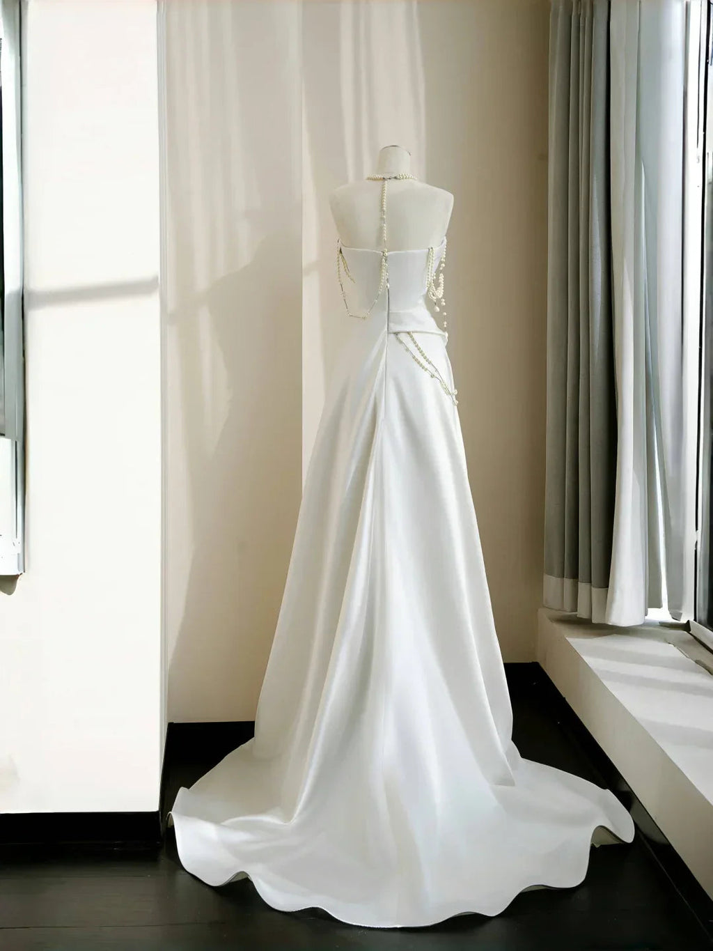 Elegante Abito da Sera Bianco Senza Spalline in Raso con Catena di Perle, Linea A, Abito da Ballo Y8684