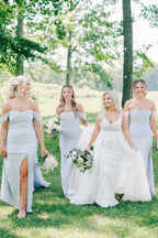 Abito lungo da damigella d'onore azzurro chiaro plissettato con spalle scoperte e spacco BD142