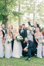 Abito lungo da damigella d'onore azzurro chiaro plissettato con spalle scoperte e spacco BD142