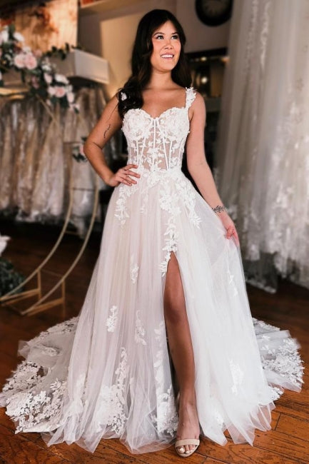 Schulterfreies Brautkleid mit hohem Schlitz in A-Linie und Spitze