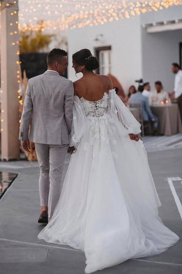 Vestidos de novia de playa de sirena con encaje y hombros descubiertos y cola desmontable