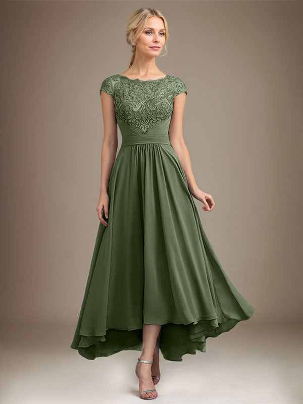 Robe de mère de la mariée en mousseline de soie à dentelle asymétrique illusion en décolleté arrondi et coupe en A avec plis