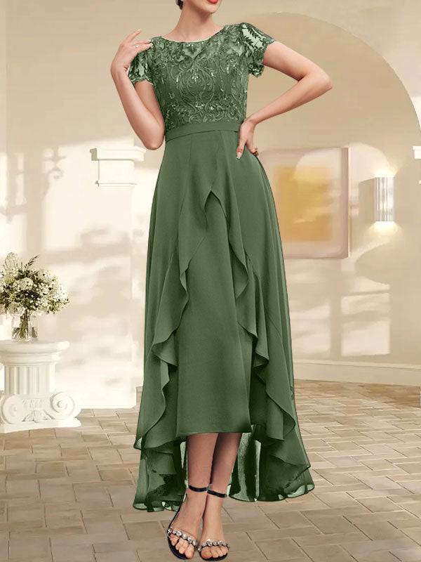 Robe de mère de la mariée en mousseline et dentelle asymétrique illusion à encolure dégagée, coupe en A, avec nœud, volants et paillettes