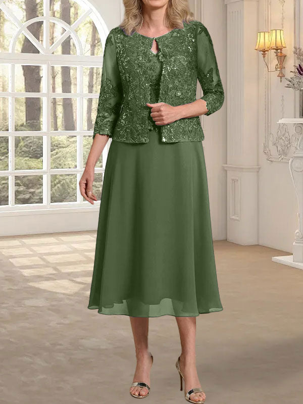 Robe de mère de la mariée en dentelle et mousseline, longueur thé, en ligne A, décolleté arrondi, ornée de paillettes