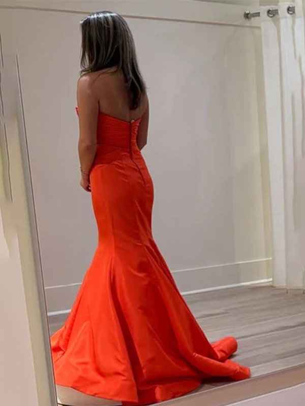 Red Mermaid Strapless Sweetheart Neckline Prom Dress